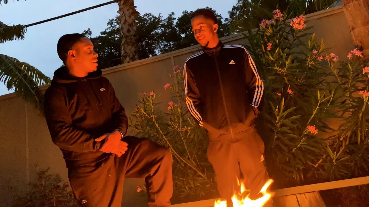 Sneaky Links: Bandit & Sax