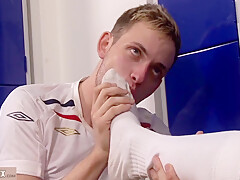 Bulldoggxxx.com – My Foot On Your Submissive Face