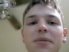 Guy Beating Off and Recording His Solo